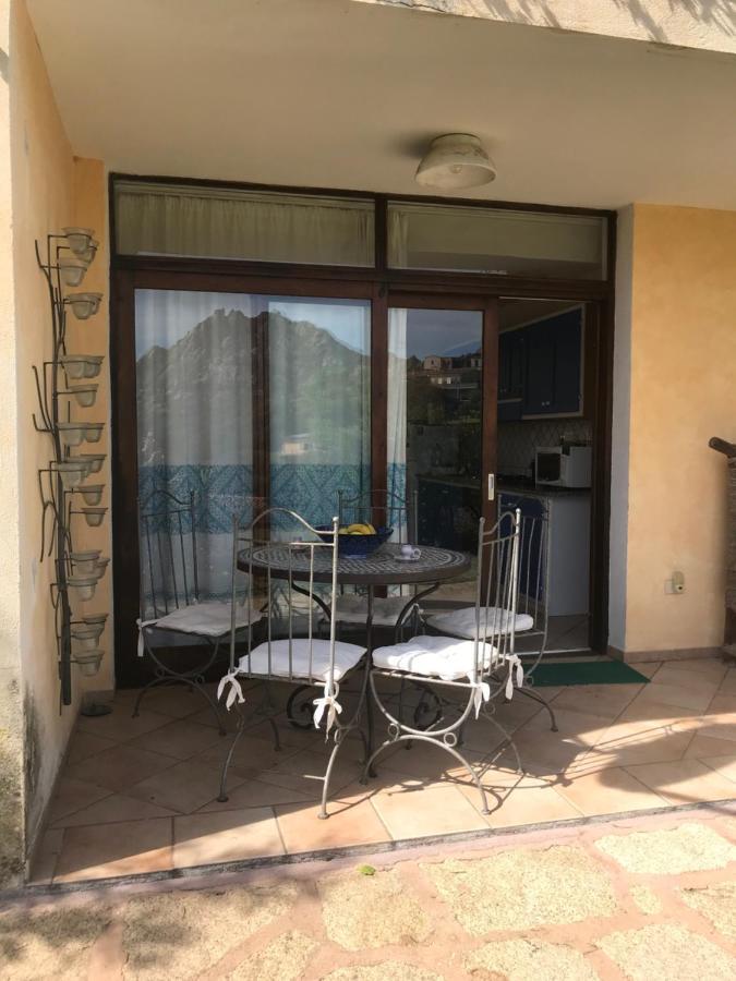Villa La Casa Blu San Pantaleo Exterior foto